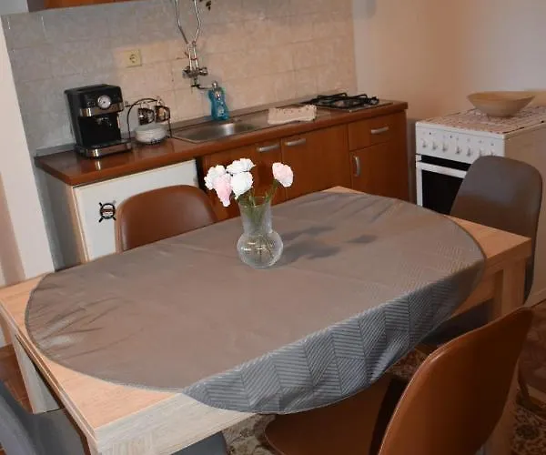 Kampor 211 Apartman *